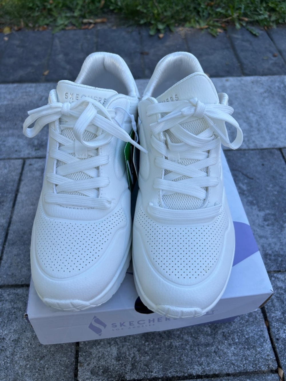 Women's Skechers Uno Savvy - Debon-Air Sneaker (white) size 7.5